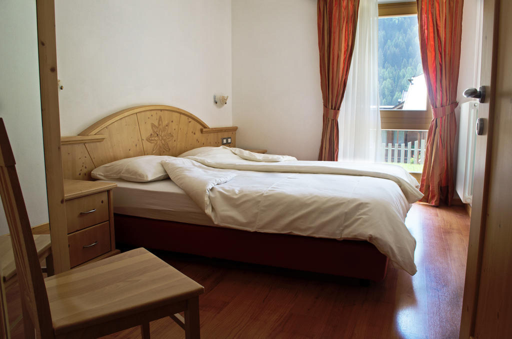 Baita Scaia Bed & Breakfast Cogolo Bagian luar foto