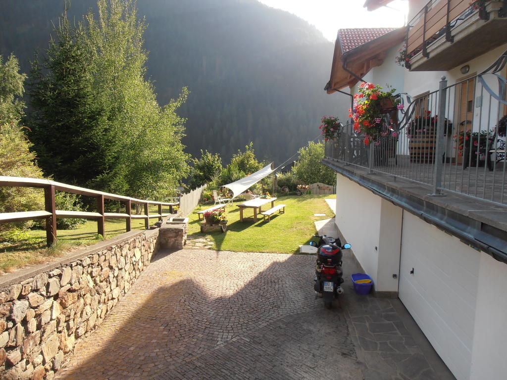Baita Scaia Bed & Breakfast Cogolo Bagian luar foto